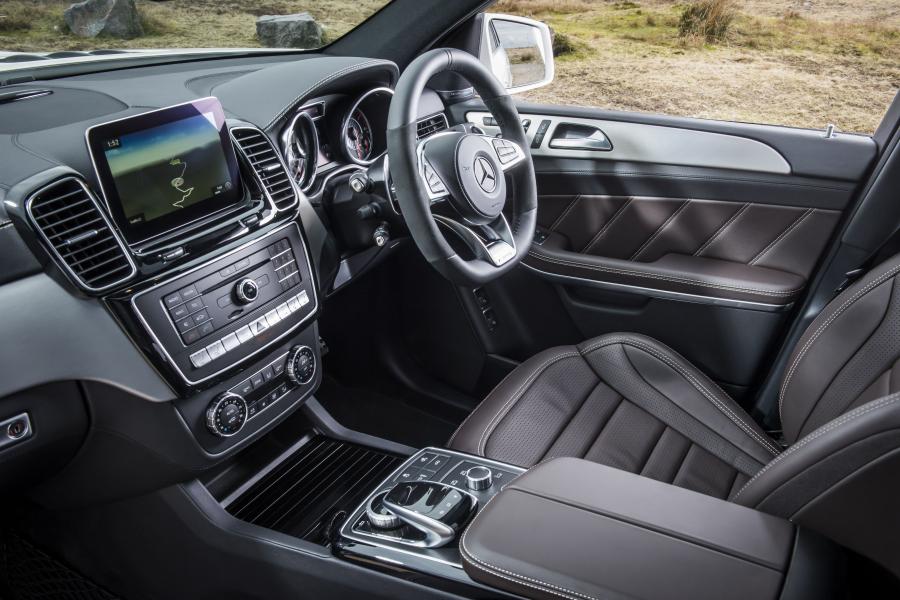  Mercedes-AMG GLS63 4Matic 2016 года  (UK) (фото 10 из 24)